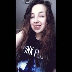 Meet your Posher, Tia